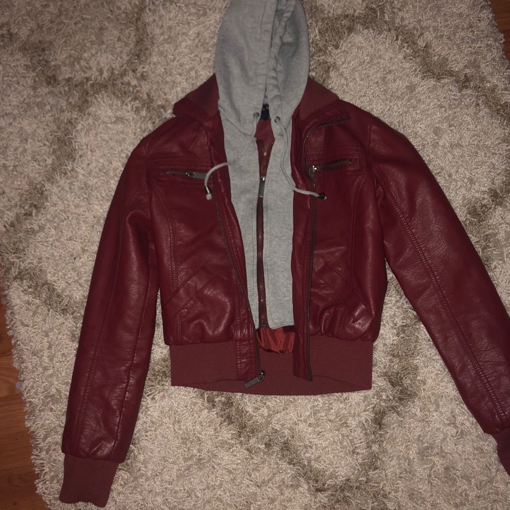 Red leather jacket - Picture 3 of 4